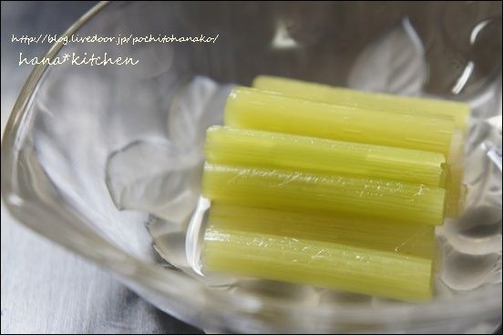 蕗 ふき のレシピ ふきの下処理 そして 翡翠煮 おあげさんと炊いたん ねことキッチンで暮らす