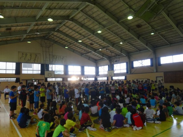 八戸市立田面木小学校にてポカポカ音楽鑑賞教室 全国の小学校 幼稚園のいいね をご紹介 ポカポカブログ 風の便り