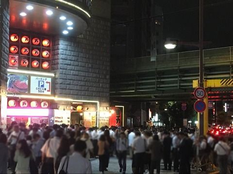 ポケモンgo スイクン戦に群がるポケモンユーザー クソワロタwwww ポケモンgo速報まとめ ポケモンgo スイクン戦に群がるポケモンユーザー クソワロタwwww ポケモンgo速報まとめ
