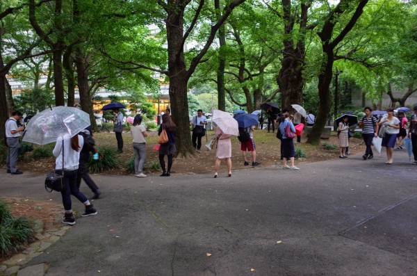 ポケモンgo すげー雨なのにうちの子が50コイン握って帰って来たｗｗｗｗ ポケモンgo速報まとめ