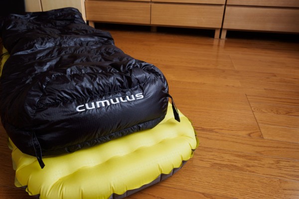 この暖かさは侮れない ～ CUMULUS QUILT 150 : 山に野に川に呑みに