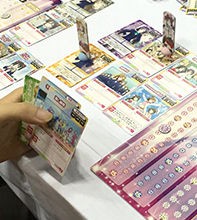 ラブライブ の1期 2期の世界観を元に構築されたボードゲーム ラブライブ ボードゲーム ファン獲得 スクールアイドル大作戦 が登場 ぴーぶろぐ