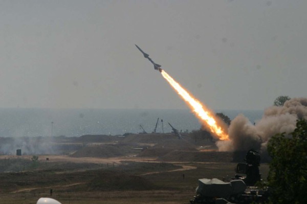 海外の反応 北朝鮮が韓国の国境付近にロケット砲を発射 韓国軍も自走砲で応戦 韓国で最高警戒態勢発令 タコ通信