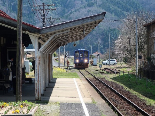 若桜鉄道の硬券入場券の無い駅巡り : 厚紙散歩