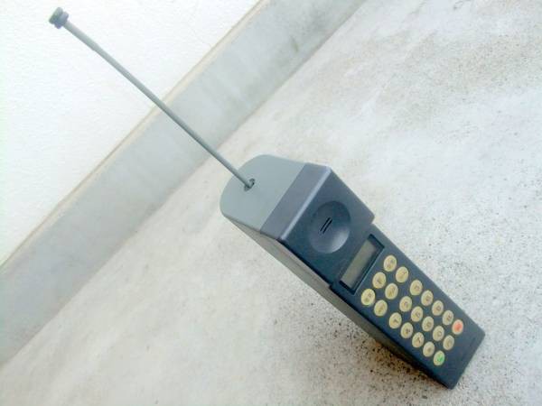 今日は何の日 12月3日 昭和54年（1979年）世界で始めて 電電公社が