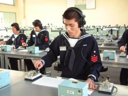 1月31日モールス信号、廃止される。翌日から全世界海上遭難