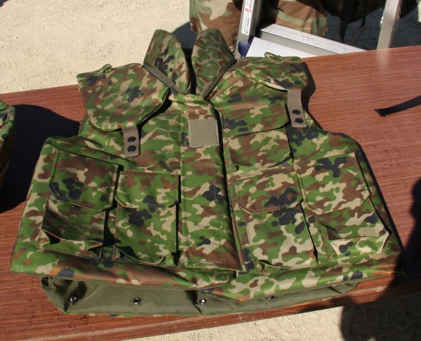 自衛隊装備 110mm個人携帯対戦車弾：発射装置 - いこまいけ高岡