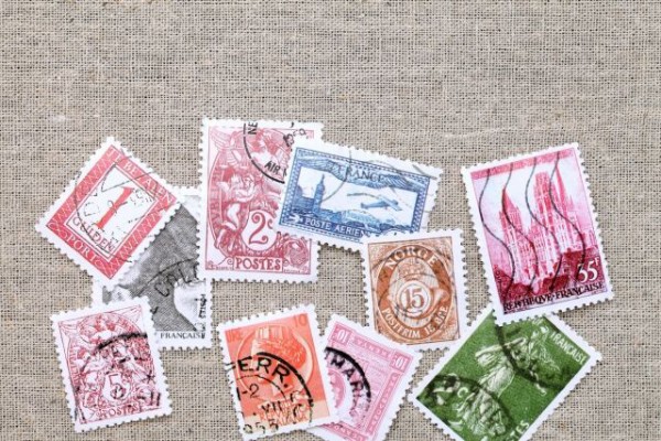 切手 招待状に使える切手の種類 慶事用以外のおしゃれな切手もok プレ花嫁のメモ帳