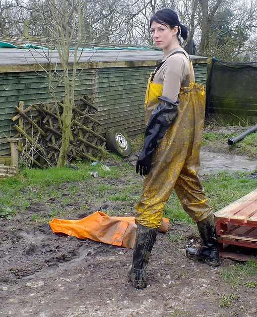 海外より 泥と長靴女子 丸太いずみの医療 フェチ 女装時々sm