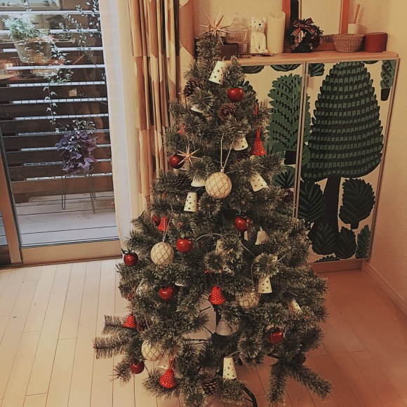 我が家のクリスマスツリーは 赤と白でほっこり飾りました Irodori 心地よくて小さな暮らし Powered By ライブドアブログ