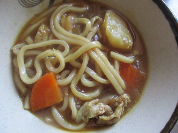 肉じゃがをリメイクしてカレーうどんに 宮田製菓本舗の小丸ふらい Pukupukuのグルメ日記