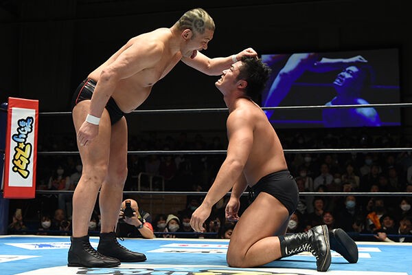 場内大爆発 なんと 若武者 上村優也が あの鈴木みのるを狙 プロレス速報局