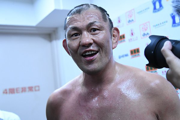 バックステージでも鈴木みのるは爆発寸前 俺の首 ここ プロレス速報局