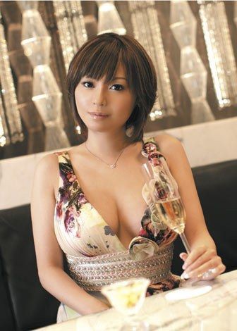 芸能 元カリスマキャバ嬢 立花胡桃 37 芸能界引退を発表 保育士の道へ トレンド芸能ニュース