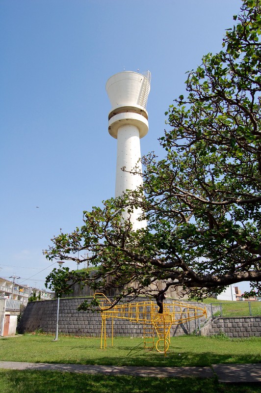 File26 宇栄原（うえばる）市営住宅給水塔 [ 沖縄 ] : 給水塔アーカイブ