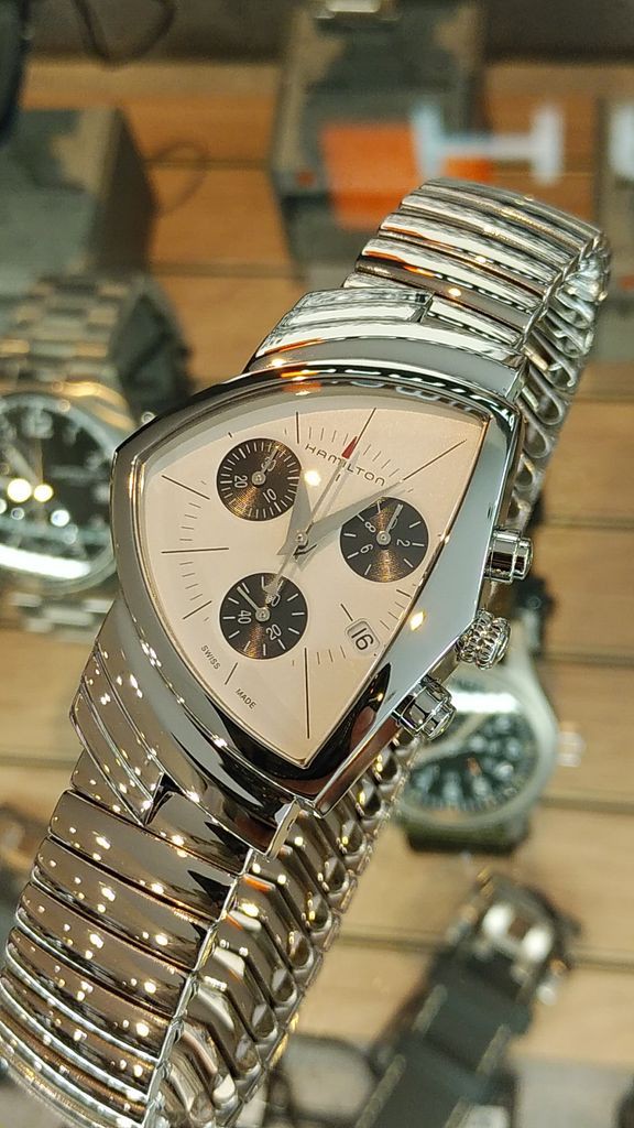 ベンチュラ】新作パンダ！【クロノクォーツ】 : QUELLE HEURE -ケルエ