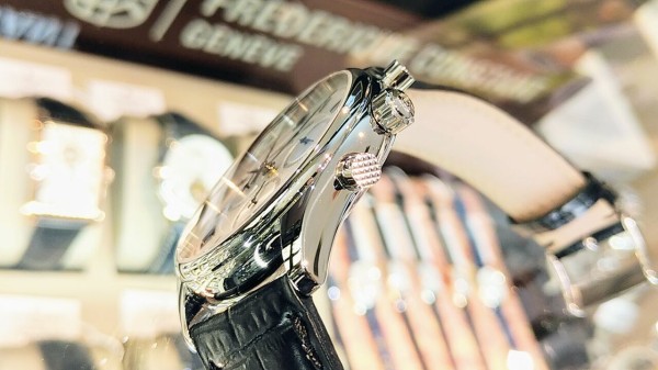 フレデリックコンスタント　クォーツ　クロノグラフ FREDERIQUE CONSTANT】フレデリックコンスタント『クラシック