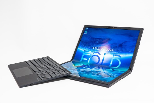 Zenbook17 Fold OLED ノートパソコン　フォルダブル　世界に一つ Zenbook 17 Fold OLED レビュー 未来のノートPCが手を伸ばせば