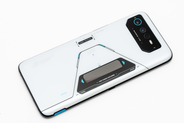 ASUS ROG Phone 6 Pro ホワイト ゲーミングスマホ 国内版 Amazon