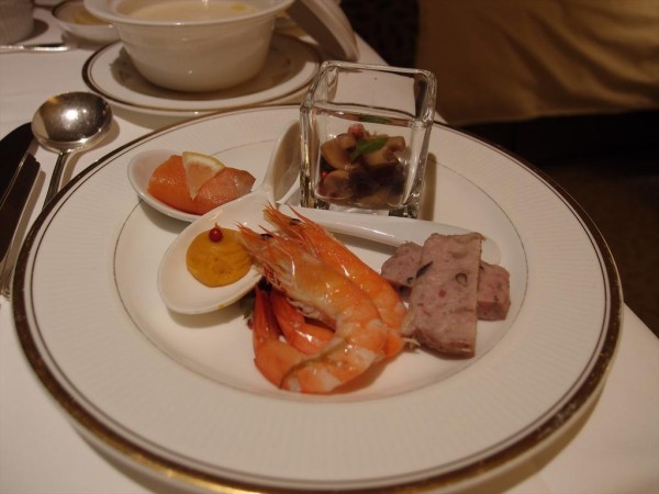 横浜ロイヤルパークホテル スタンダードダブル宿泊記 アニメ宿泊記