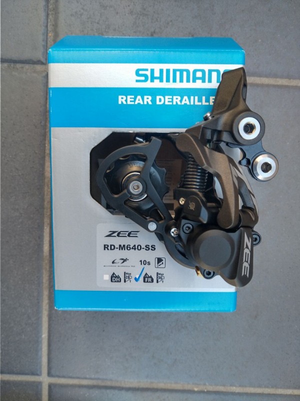 Shimano ZEE RD-M640 Shadow Plus Rear Derailleur - Components