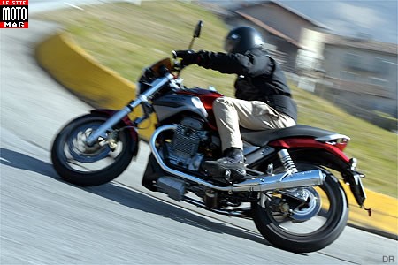 Moto-Guzzi V750 Breva : Rail20とPursuer、Muirwoodsで行く Kanさんの旅路