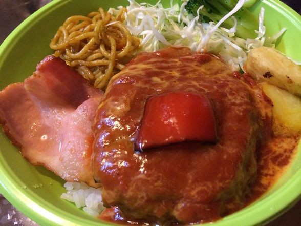 ほっかほっか亭「進撃の巨人弁当」ファン必食！？ : ラーメン放浪記