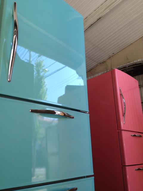 人気ランキング1位のレトロなピンクとブルーの冷蔵庫 おしゃれ なカラー冷蔵庫 ラシックカラーズ