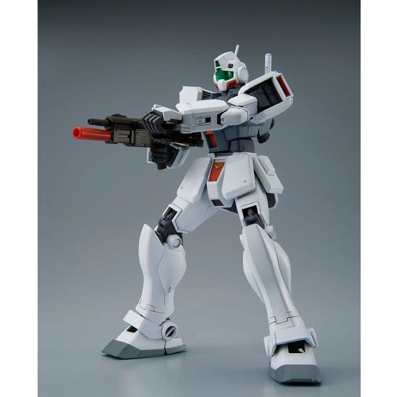 ガンダムはジオン軍のラスボスに寝返る : 終戦まで使われてたザクⅡ、そんな装備で大丈夫か?