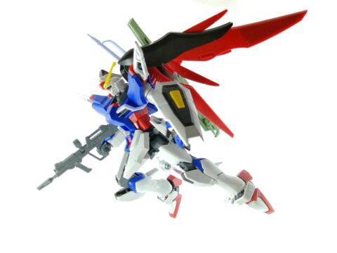 ガンプラ Hgのデスティニーは素組みでも十分かっこいい ガンダム宇宙世紀アムロとシャア