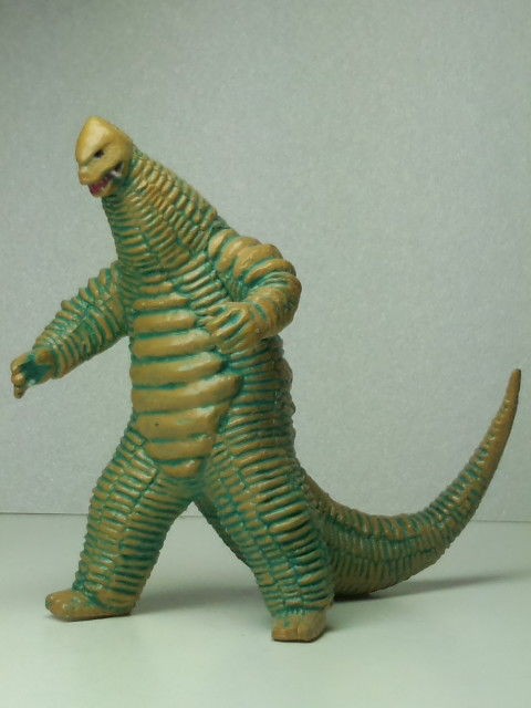 名鑑戯画「初代レッドキング対ウルトラマン」 : 怪獣バイパス