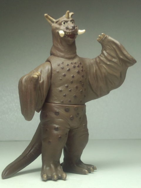 ゆ*じ様 チャンドラー　ウルトラ怪獣　当時物　ソフビ　レア品　フィギュア 2025年最新】ウルトラ怪獣・チャンドラーの人気アイテム - メルカリ