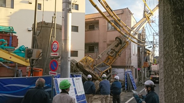 現地の様子 停電情報 東京都北区西ヶ原など周辺で一時停電 原因は工事現場のクレーン倒れる事故2月17日 北区 事件事故 災害速報ニュース