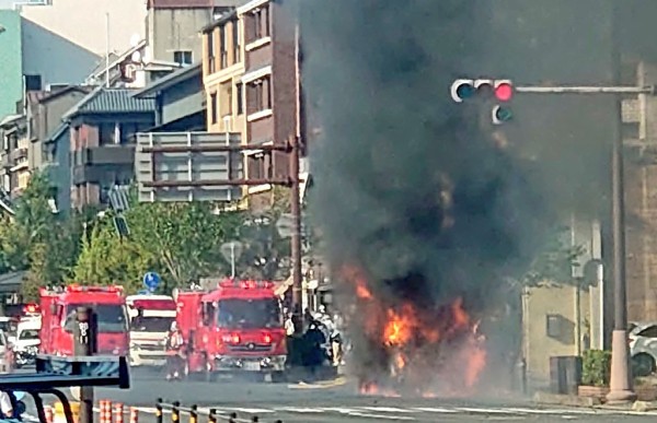 火事情報まとめ 京都府京都市下京区菱屋町 堀川通り付近トラック燃える車両火災事故で渋滞10 2 京都 堀川七条 事件事故 災害速報ニュース