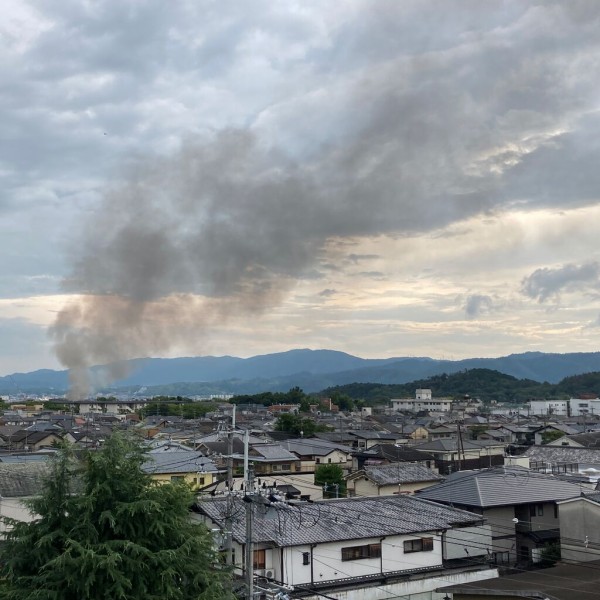 火事情報まとめ 京都府京都市右京区太秦安井小山町 嵯峨野線 花園駅付近から黒煙あがる沿線火災8 3 京都 事件事故 災害速報ニュース 火事情報まとめ 京都府京都市右京区太秦安井小山町 嵯峨野線 花園駅付近から黒煙あがる沿線火災8 3 京都 事件事故 災害速報ニュース