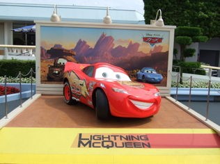 ディズニーランドに カーズ のフォトロケーション登場 Relax Live