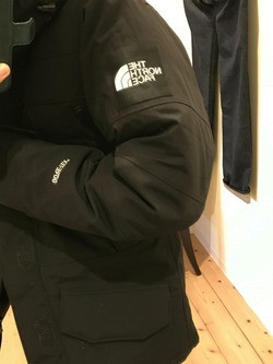 THE NORTH FACE＞最上級「サミットシリーズ」アンタークティカパーカを