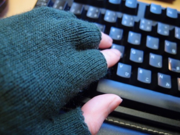 キーボードを叩く用途の手袋の作り方 寒さで指が動かないときのために 鳥取の社長日記