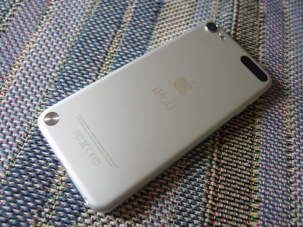 第5世代(5G) iPod touchが届いたので、写真とともに軽くレビュー