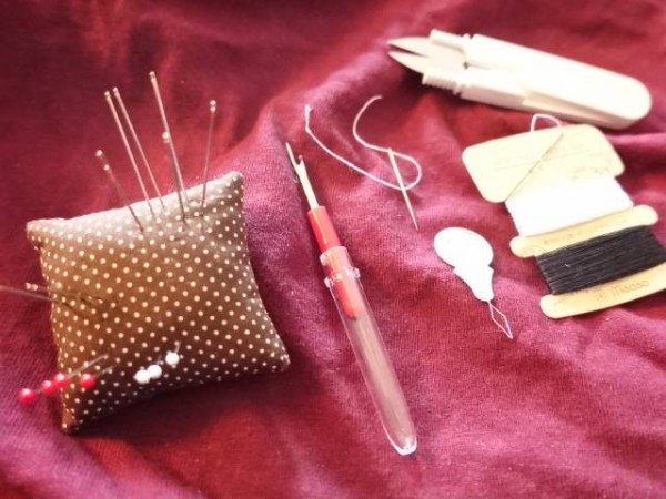 裁縫の玉結びができないのは 針に近い側の糸を巻いていたからだった 鳥取の社長日記 裁縫の玉結びができないのは 針に近い側の糸を巻いていたからだった 鳥取の社長日記