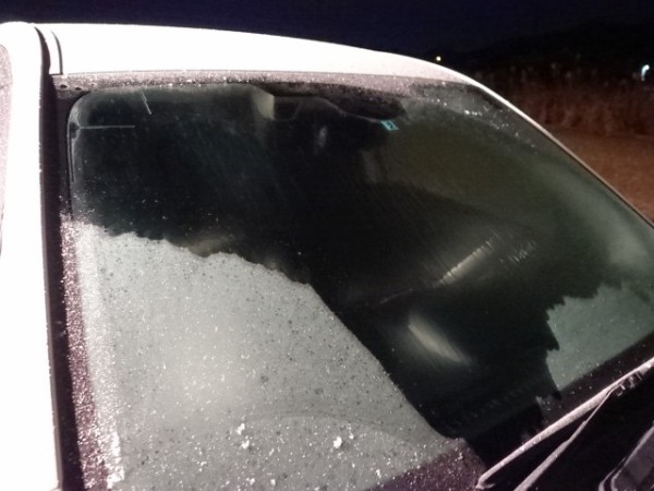 車の窓ガラスに凍る霜や雪を解かす 解氷スプレー の紹介 冬の早朝に超便利 鳥取の社長日記