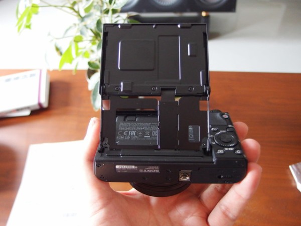 デジカメ「SONY RX100M3」開封の儀（各部外観の詳細と付属品と軽く撮影
