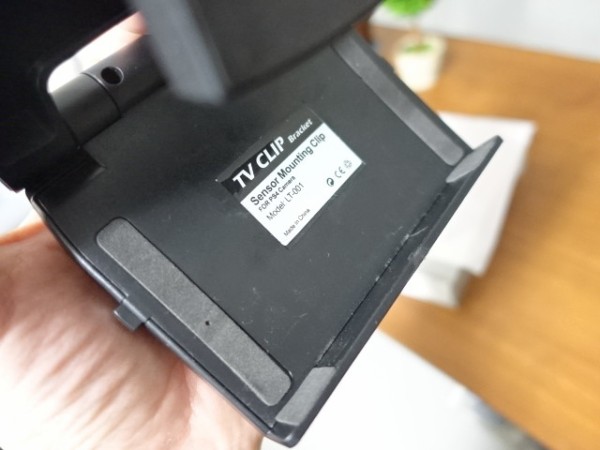 Xbox One Kinectをテレビの上に置くスタンドの紹介 鳥取の社長日記