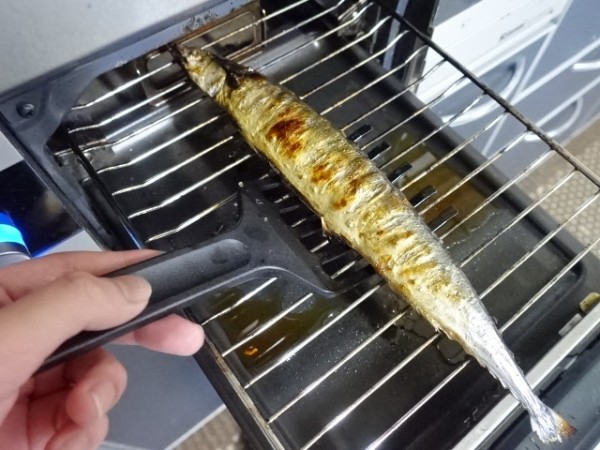 焼き魚の頭を右に向けて皿に乗せてしまいがちな理由 鳥取の社長日記