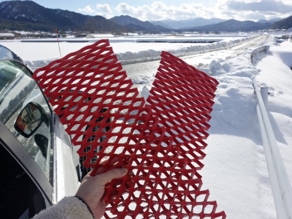 雪道で車がスタックした時に役立つグッズの紹介 鳥取の社長日記