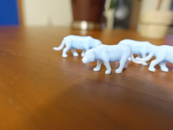 駄菓子「フエラムネ」の「おもちゃばこ」に入っていたおもちゃ20個の