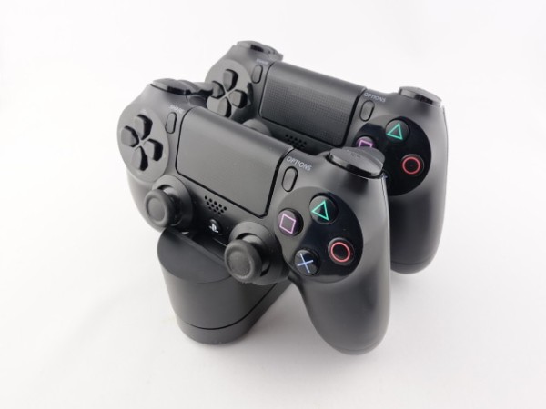 Ps4 充電スタンド Dualshock 4 充電スタンド Playstation公式 の紹介 鳥取の社長日記