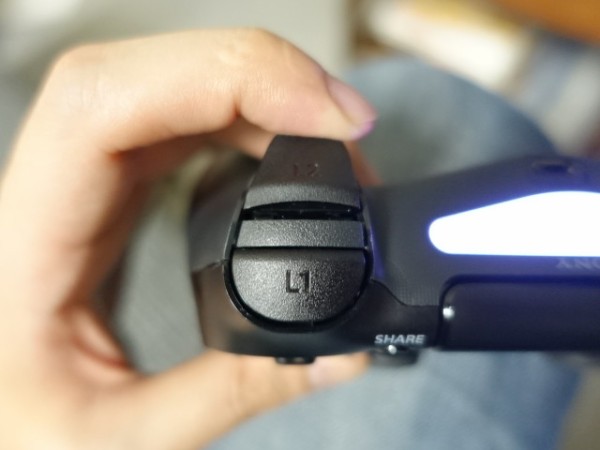 Ps4 コントローラー L2 R2 トリガーボタンがスムーズに動かなくなったときの応急処置 鳥取の社長日記