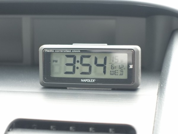 車の時計は 外付けの電波時計 がすこぶる良い 鳥取の社長日記