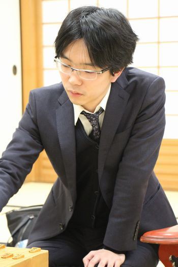 第７５期b1順位戦 山崎隆之八段残念 豊島将之七段がａ級昇級 Daily将棋新聞
